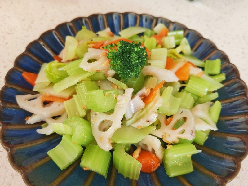 香芹胡萝卜拌藕片的家常做法 香芹胡萝卜拌藕片怎么做好吃